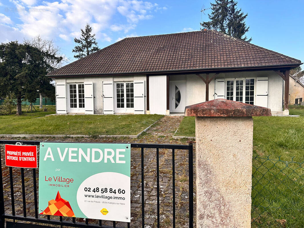 Maison à SAINTE-MONTAINE
