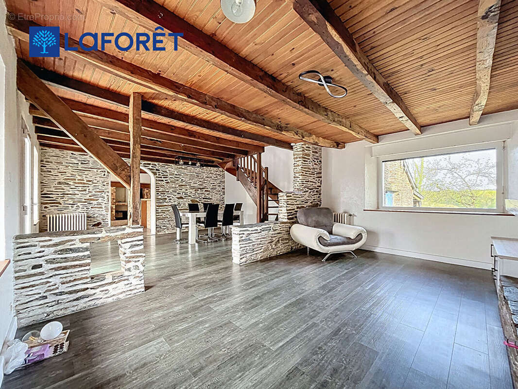 Maison à SAINTE-BRIGITTE