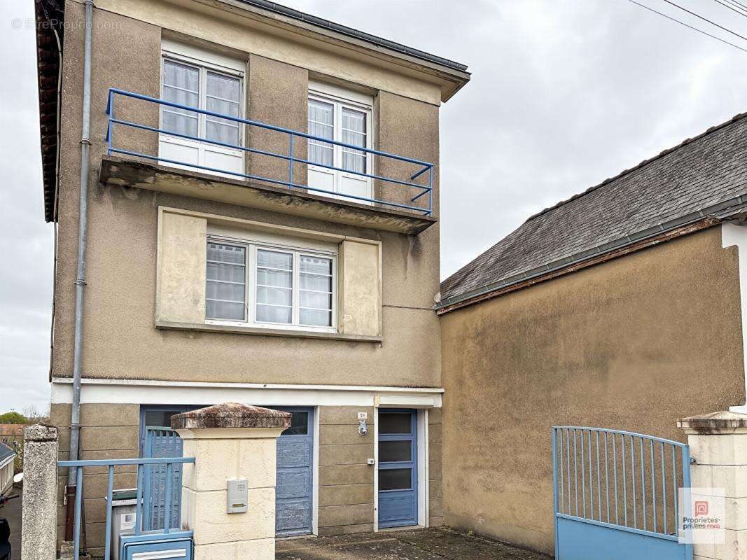 Maison à PRECIGNE