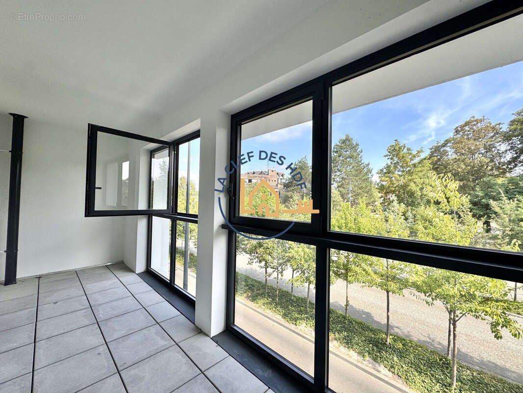Appartement 70 m² à Lens  - photo 5