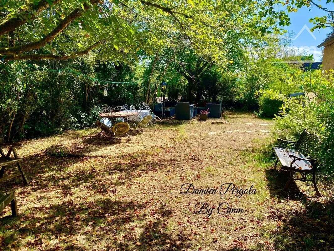 Maison à CARSAC-AILLAC