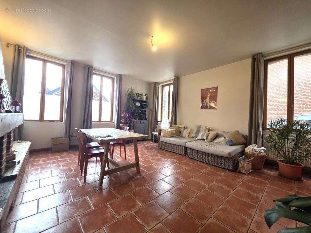 Maison à FONTAINE-AU-PIRE