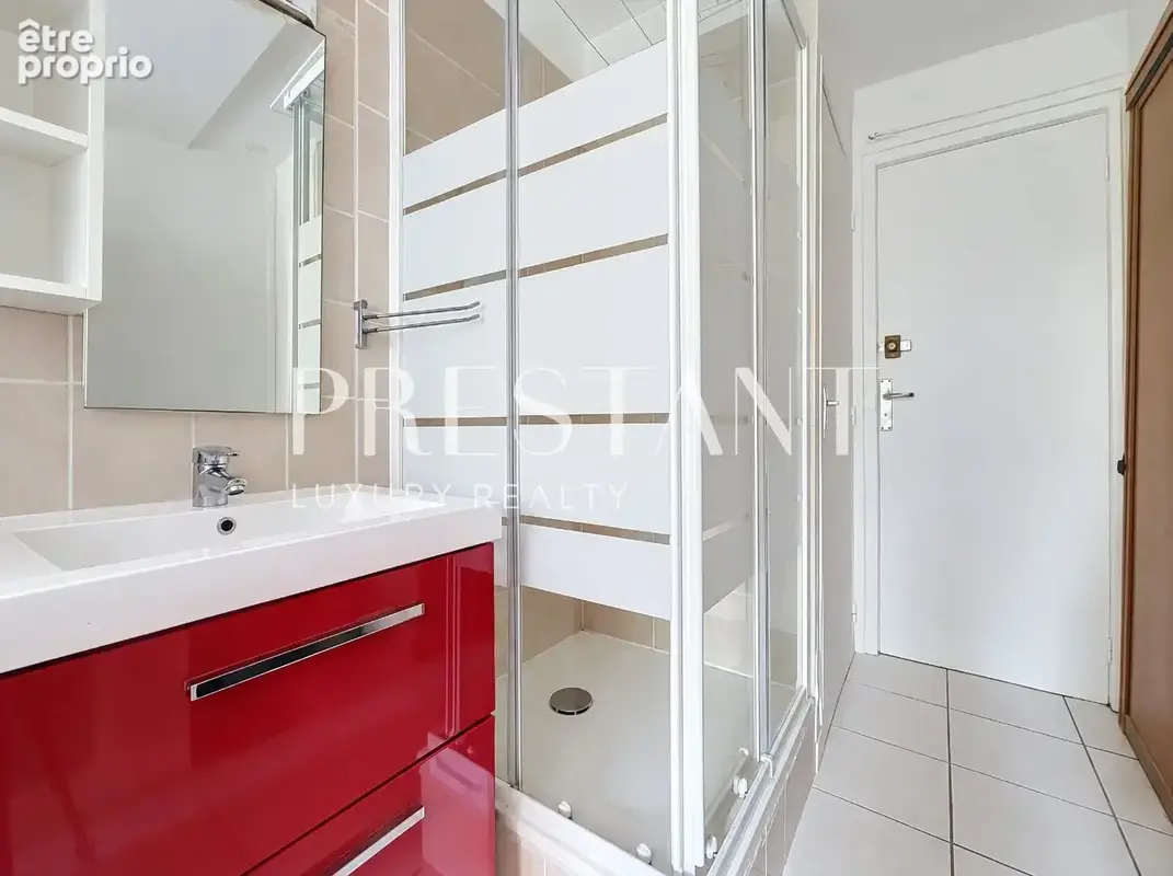 GARCHES - Chambre de service 12 m² - dernier étage - belle copropriété proche commodités - photo 12