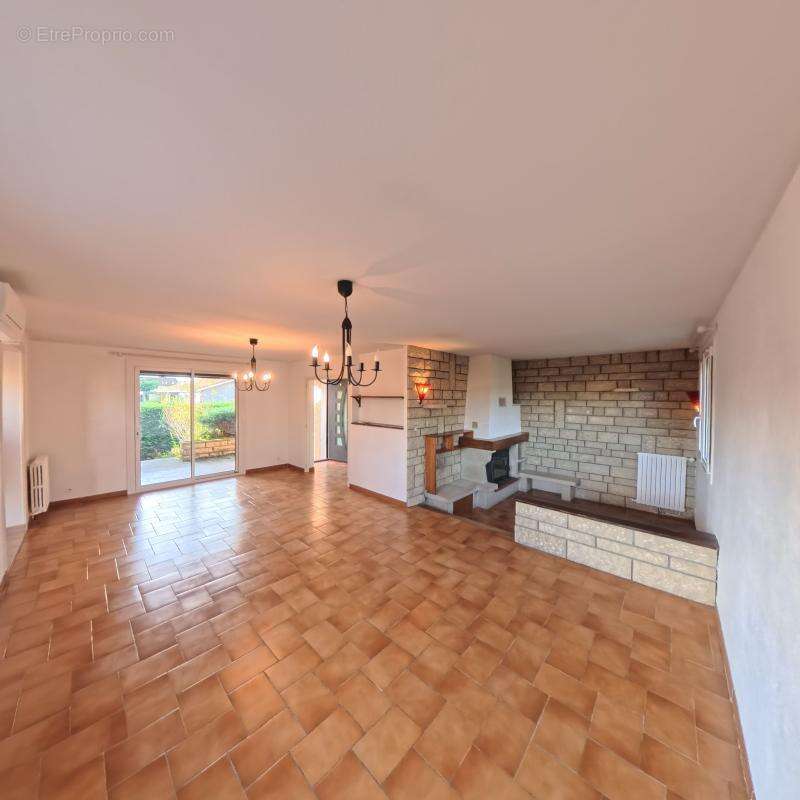 Maison à CHARVIEU-CHAVAGNEUX