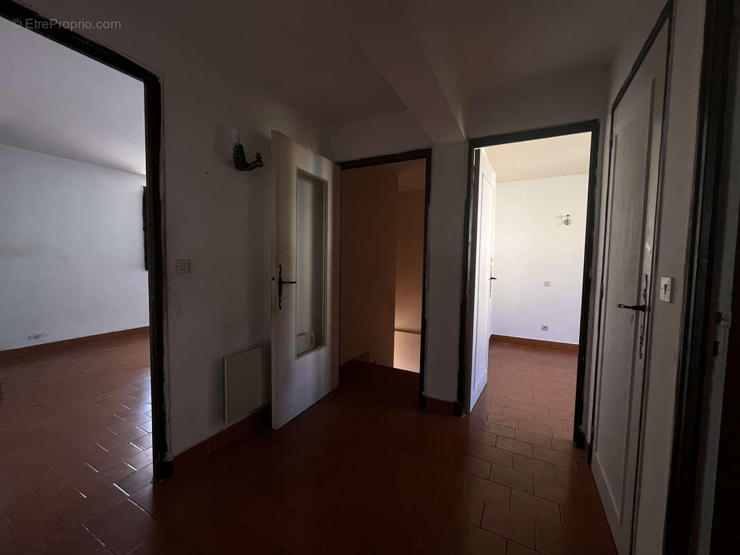 Maison 110 m² à Montbolo  - photo 6