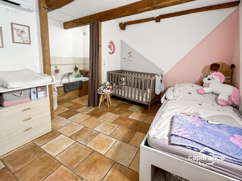 Maison à BAGNOLS-EN-FORET