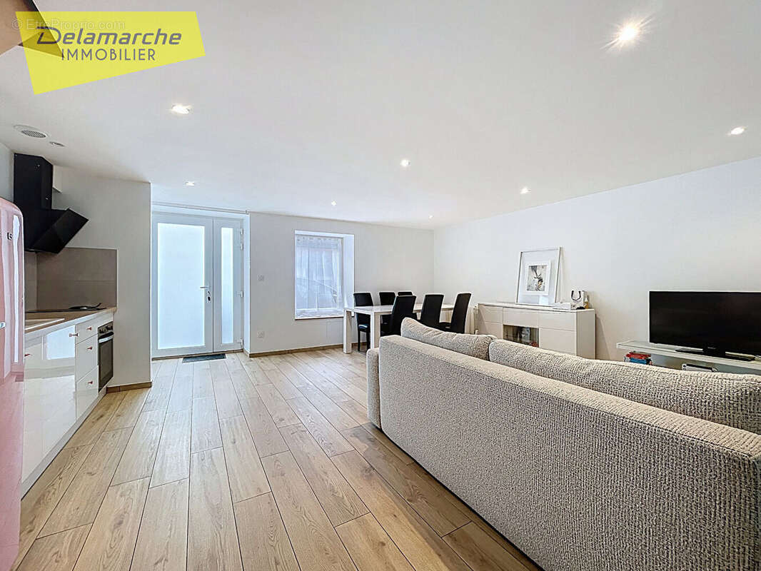 Maison à LA CROIX-AVRANCHIN