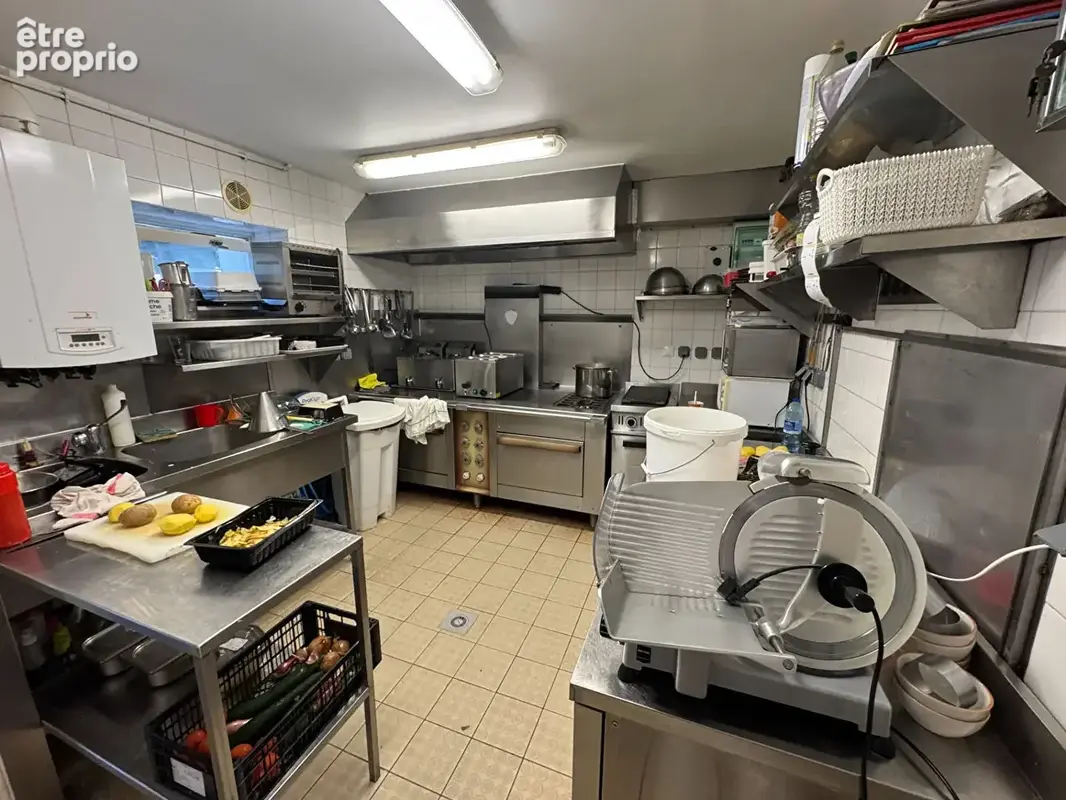 Photo Commerce à Boissy-L'aillerie au prix de 448 000€