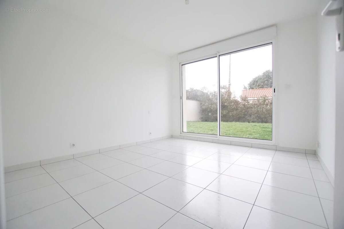 Maison à LA SALVETAT-SAINT-GILLES