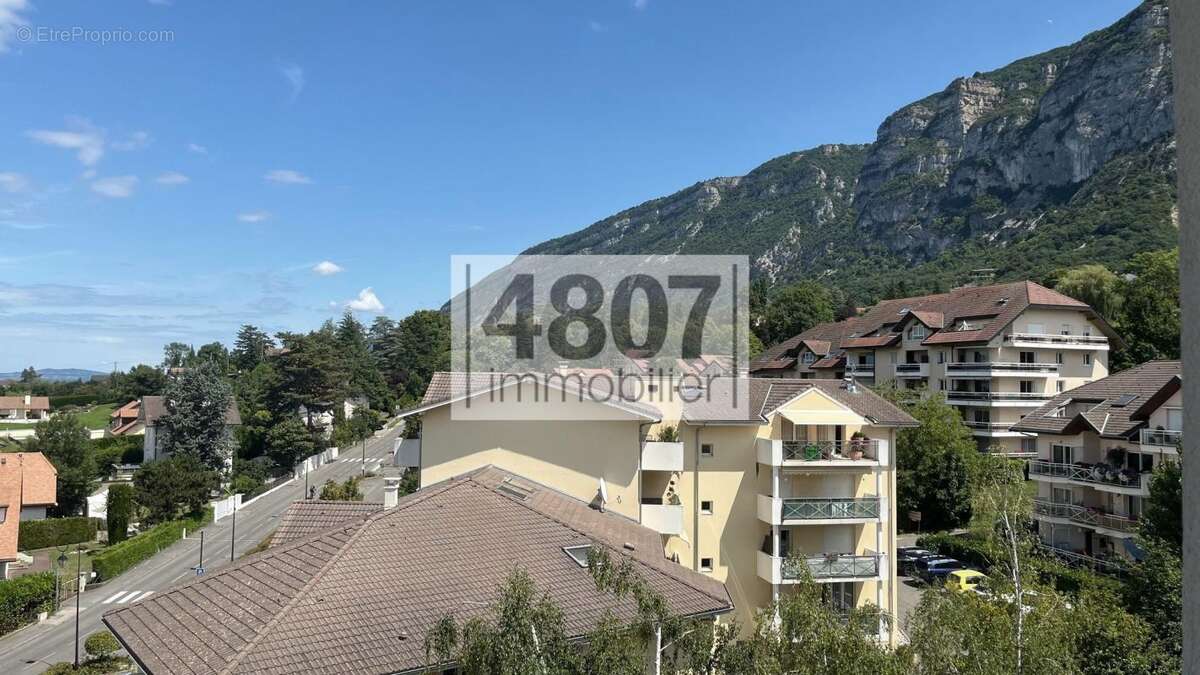 Appartement à COLLONGES-SOUS-SALEVE