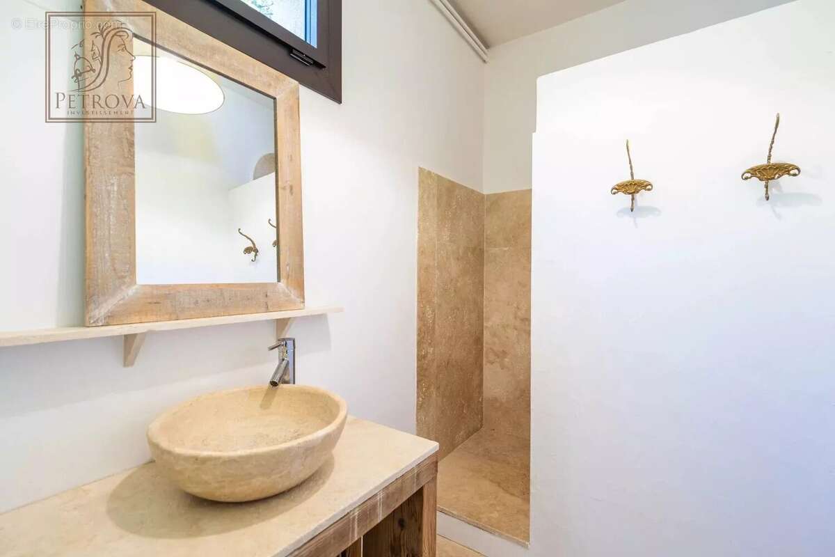 Maison à TOURRETTES-SUR-LOUP