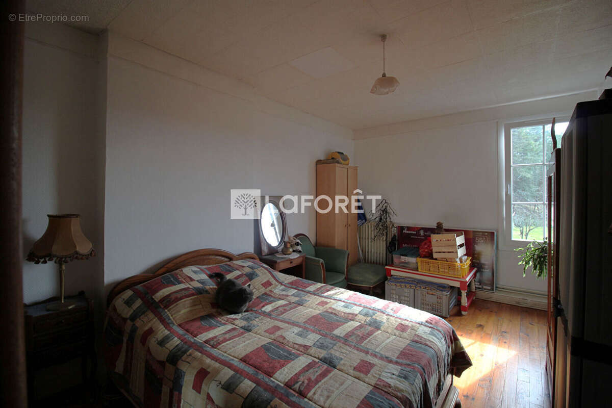 Maison à CHATEAU-L'EVEQUE