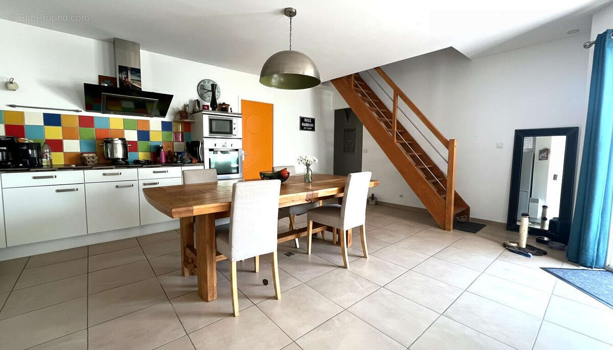 Maison 125 m² à La Rochelle  - photo 4