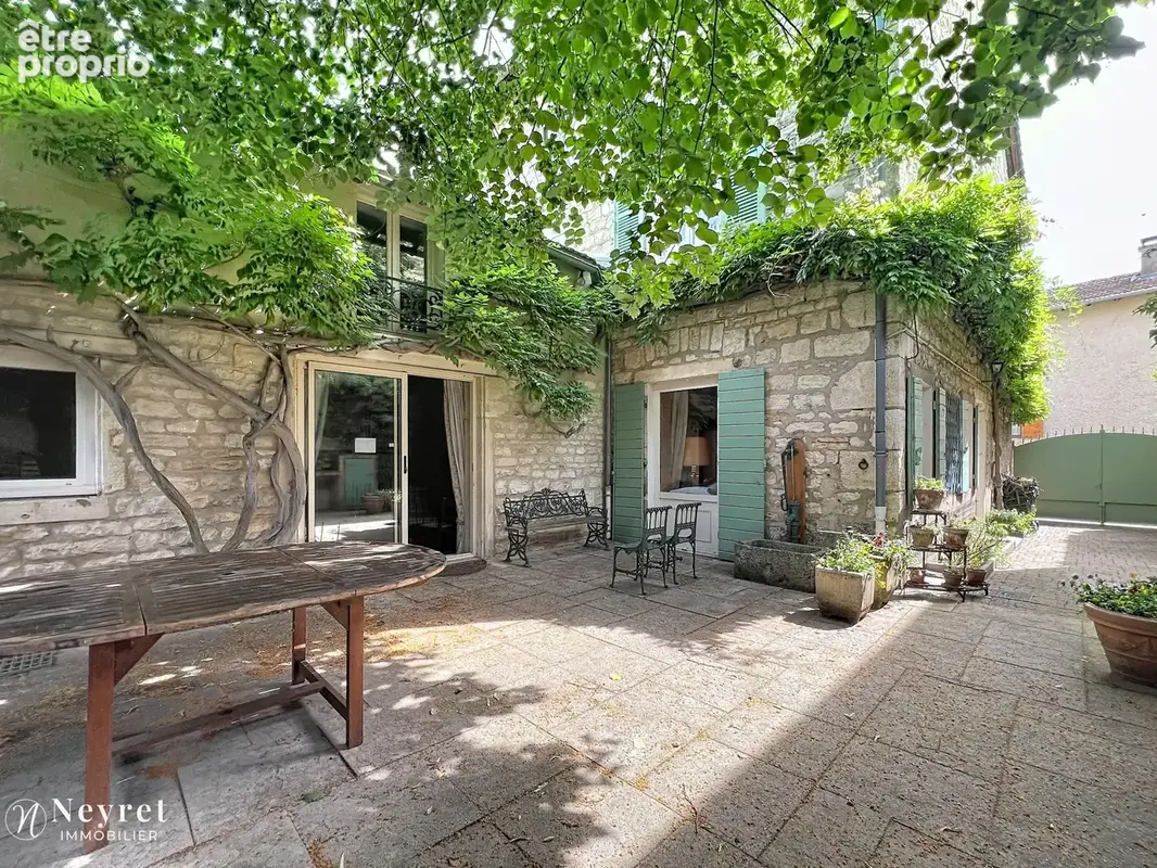 Maison de Village en pierres de 250m2 - photo 4