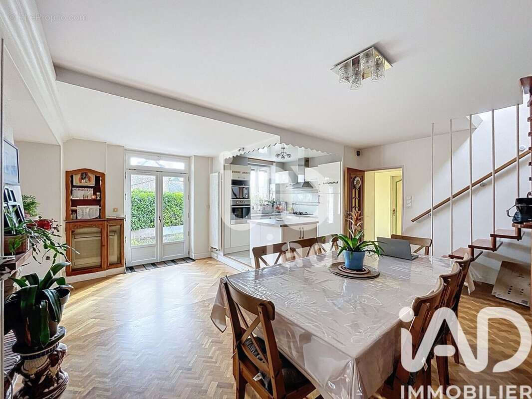 Photo 2 - Appartement à FOUGERES