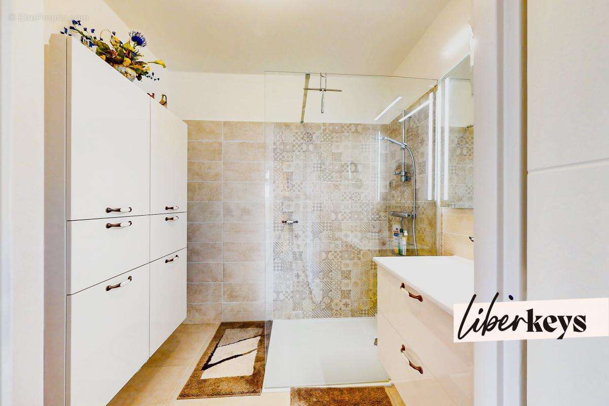 Appartement à PUGET-SUR-ARGENS