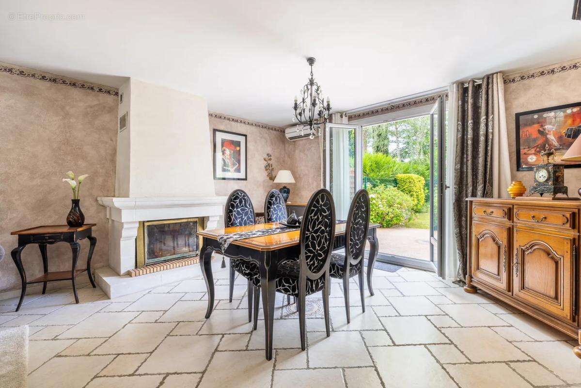 Maison à LIMEIL-BREVANNES