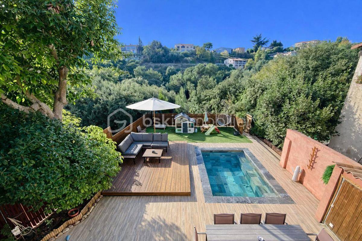 Maison à SAINT-LAURENT-DU-VAR