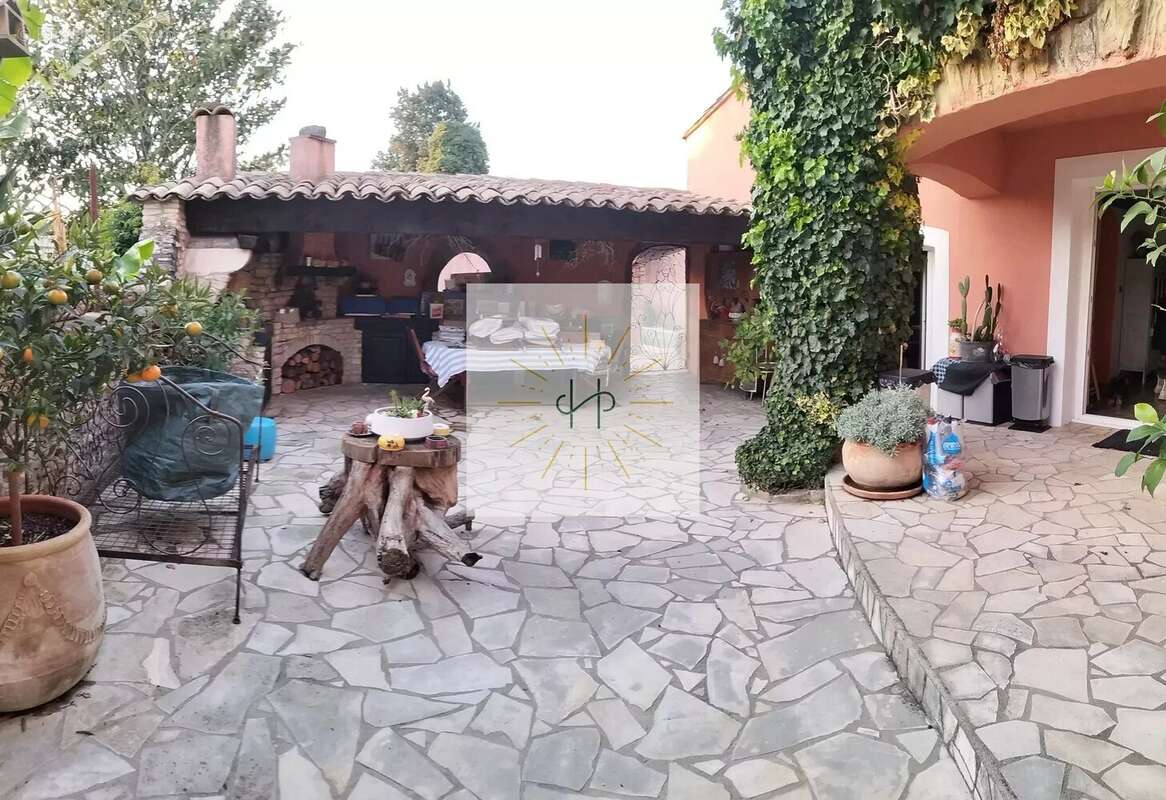 Maison à MONTELIMAR