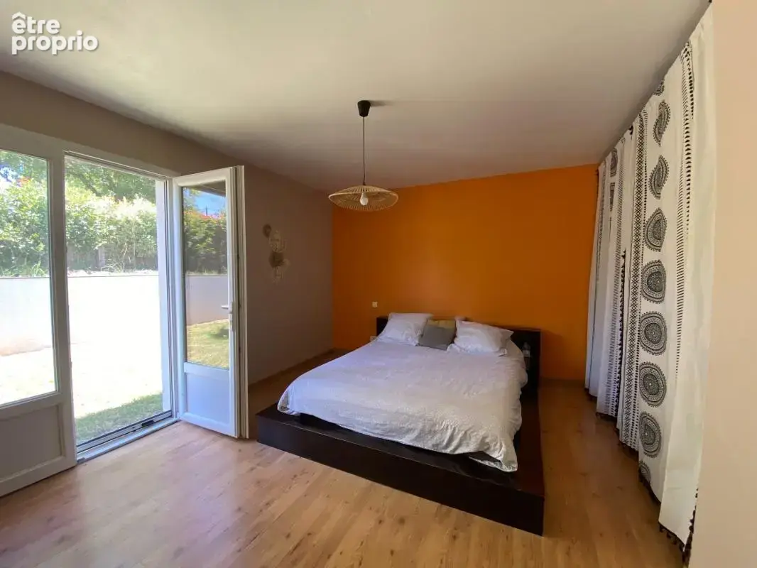 Maison familiale 4 chambres, avec piscine, dépendance, et vue dégagée - photo 11