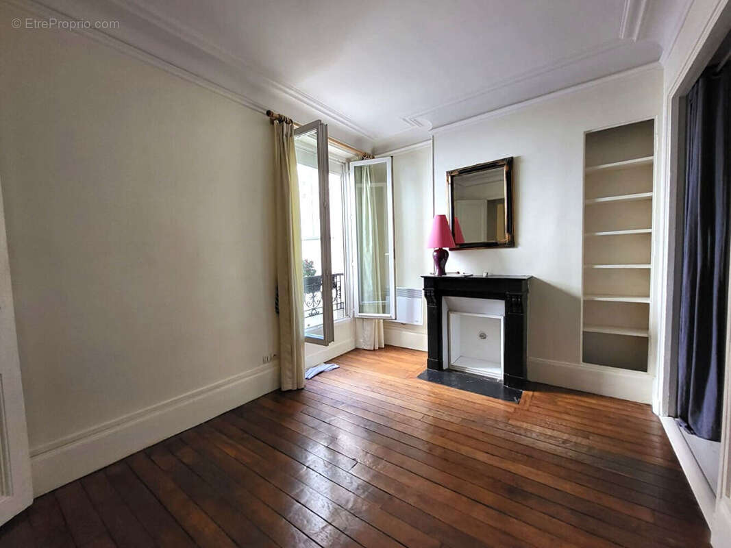 Appartement à PARIS-10E