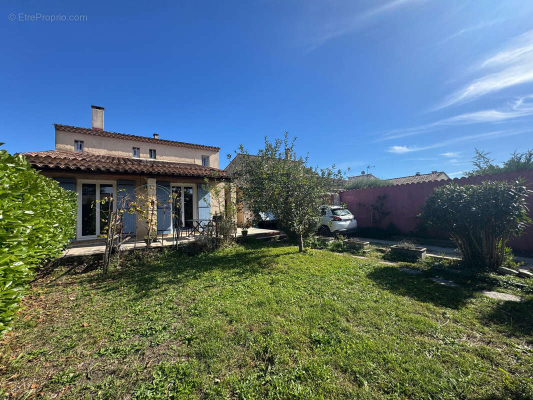 Maison à SAINT-QUENTIN-LA-POTERIE