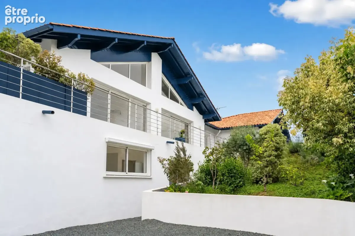 Propriété familiale de 295 m2 avec piscine, vue Rhune et parc paysager de 3 000 m2 - photo 9