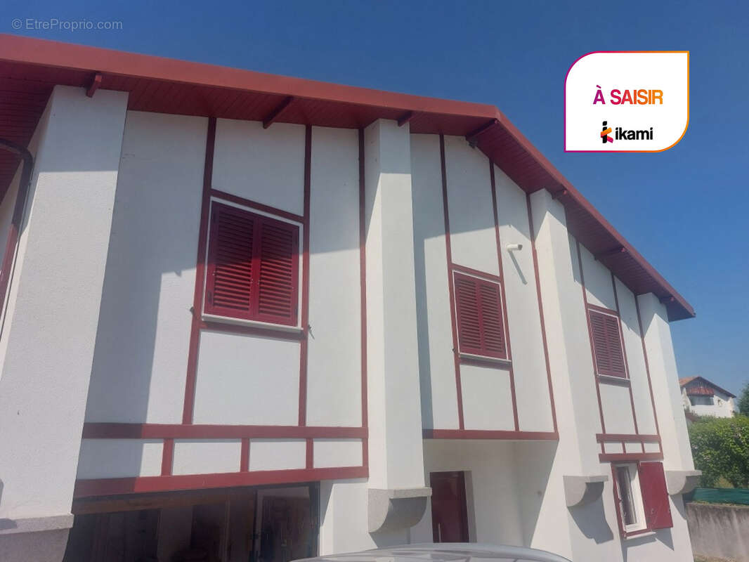 Briscous : grande maison avec terrasse - photo 2