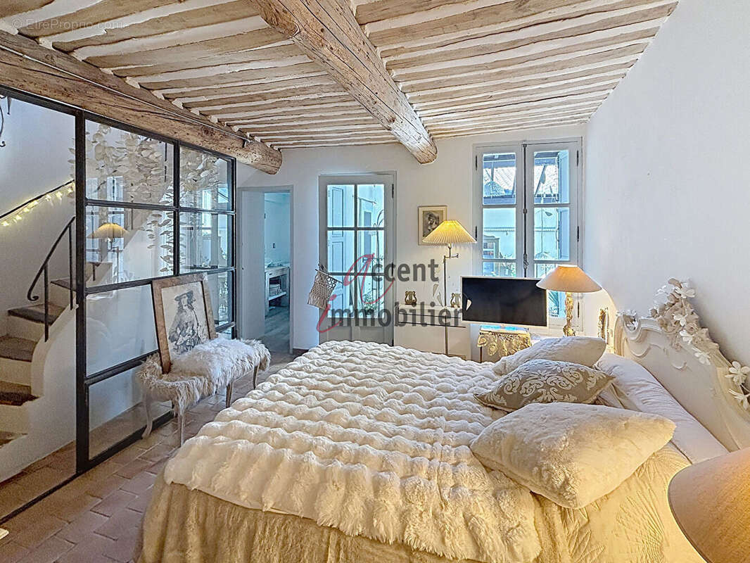 Maison à L'ISLE-SUR-LA-SORGUE