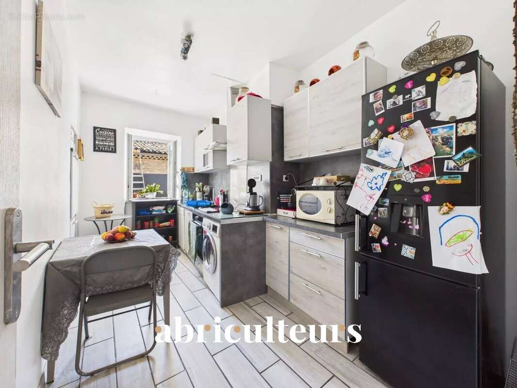 Maison à LA ROQUE-D&#039;ANTHERON