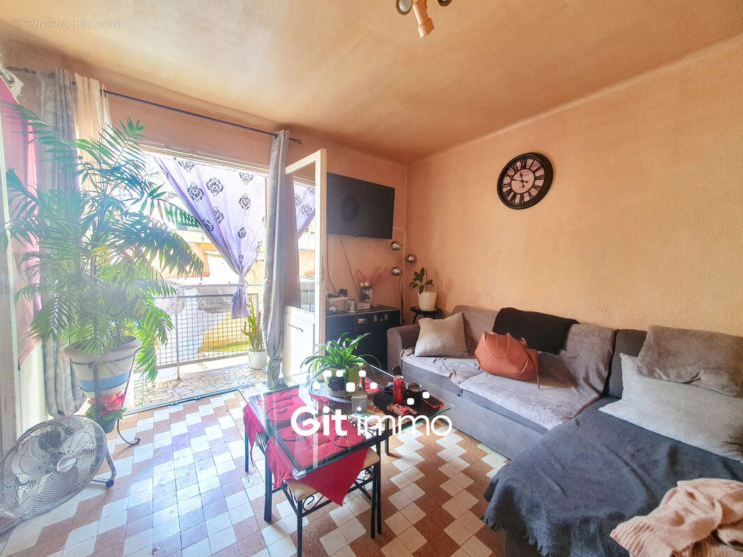 Appartement à MARSEILLE-5E