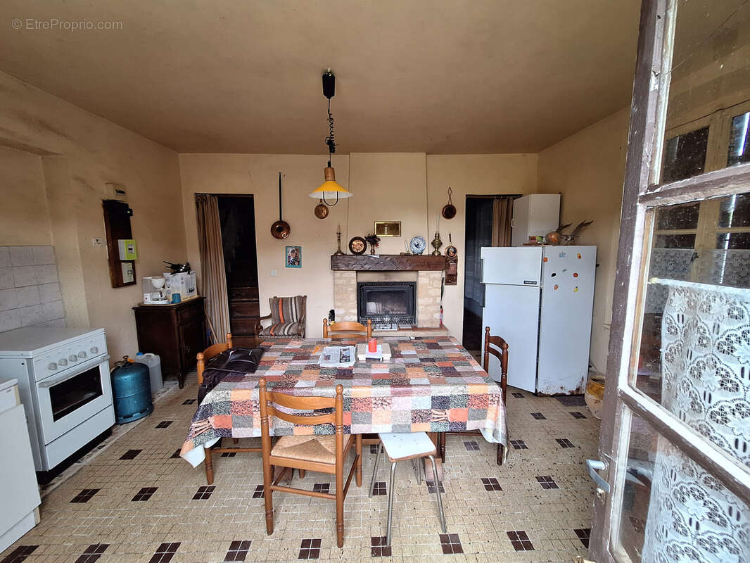 Maison à SAINT-CERNIN-DE-L&#039;HERM