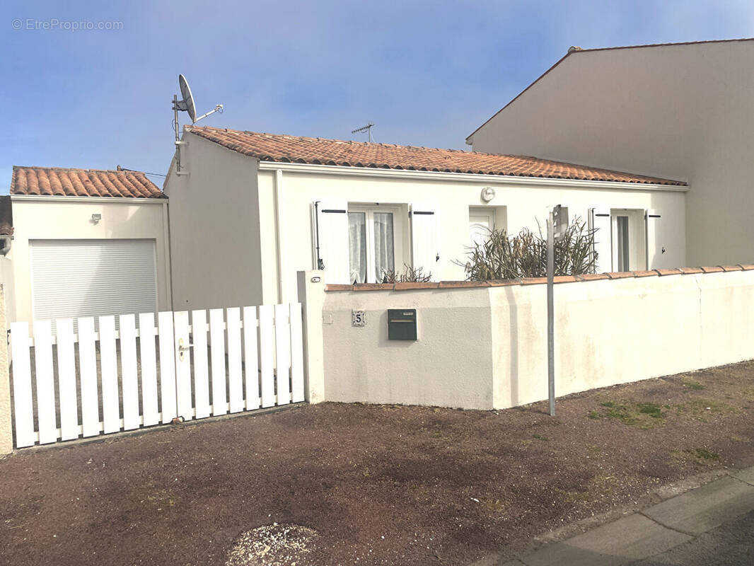 Maison à LA BREE-LES-BAINS