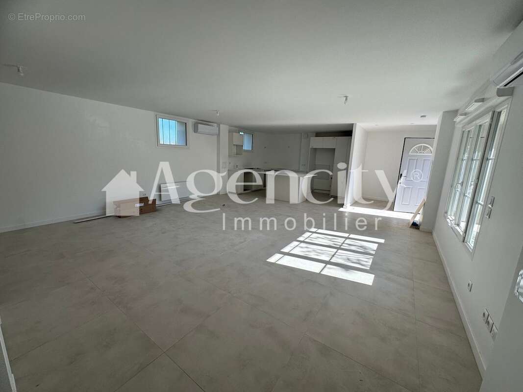 Maison à BUSSY-SAINT-GEORGES