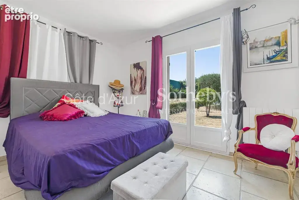 Villa provençale avec dépendance, piscine et potentiel d'extension sur terrain de 3 000 m² - photo 8