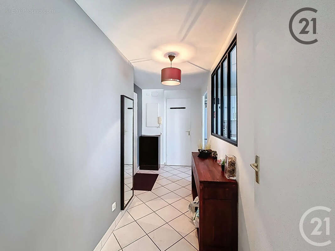 Appartement à SAVIGNY-LE-TEMPLE