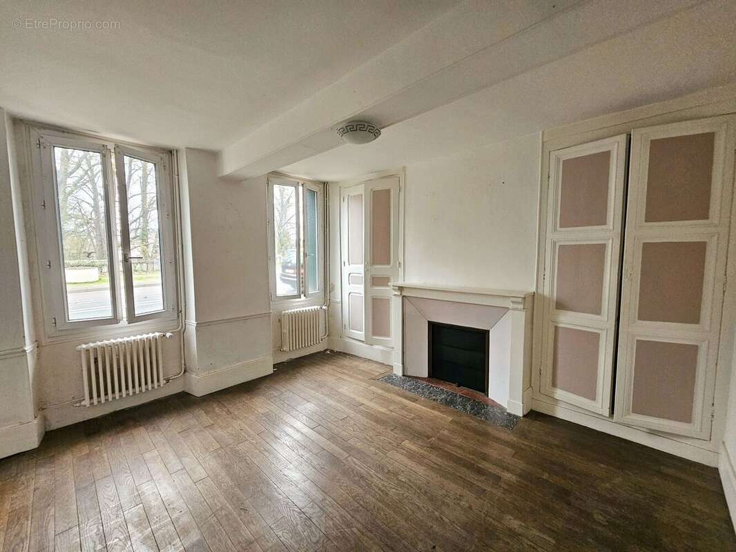 Appartement à PONT-SUR-YONNE