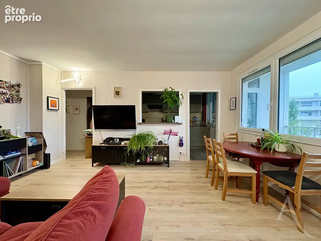 CAEN - Bel appartement 3 pièces avec ascenseur  et balcon - Rive droite - photo 3