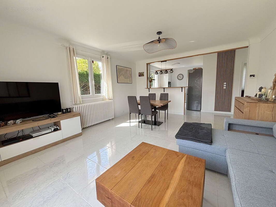 Maison rénovée 3 pièces à vendre à Saujon, proche gare et commerces - photo 4