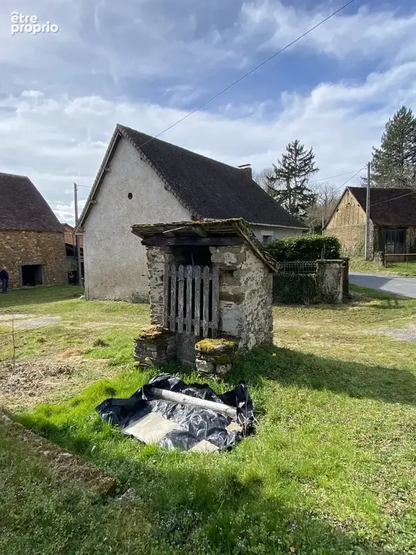 En campagne de meuzac sur plus de 5000m2 2 maisons 1 grange 2 puits 1 four a pain - photo 5