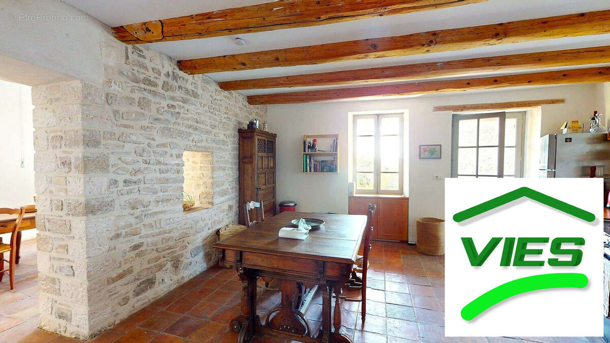 Maison à SAINT-HIPPOLYTE-DE-CATON