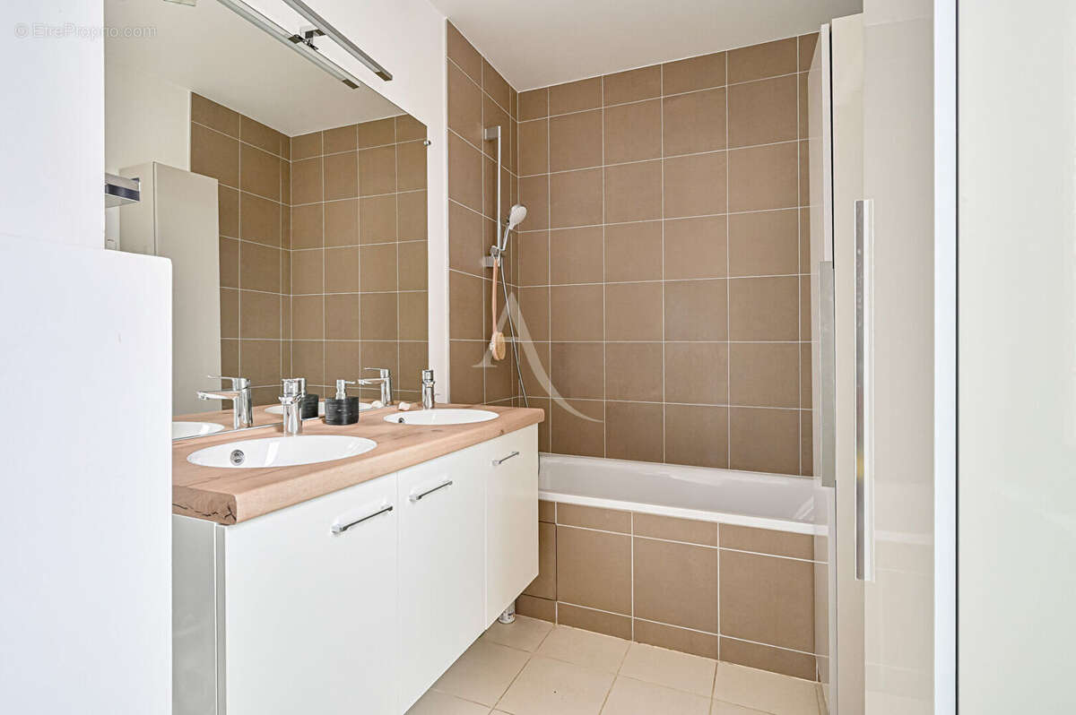 Appartement à SURESNES