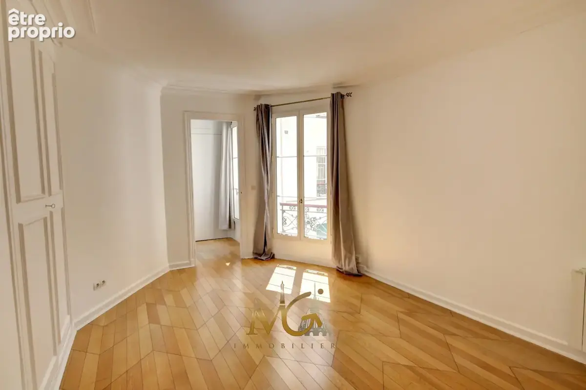 3 pieces de 52,09m2 avec 2 chambres au calme dans bel immeuble ancien - photo 2