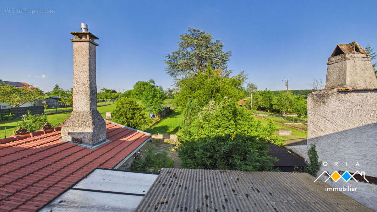 Maison à REMEREVILLE