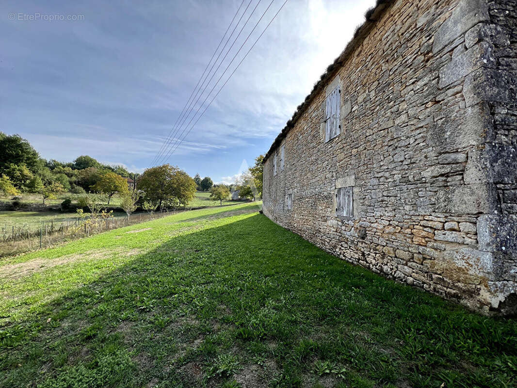 Belle Grange en pierre - photo 2