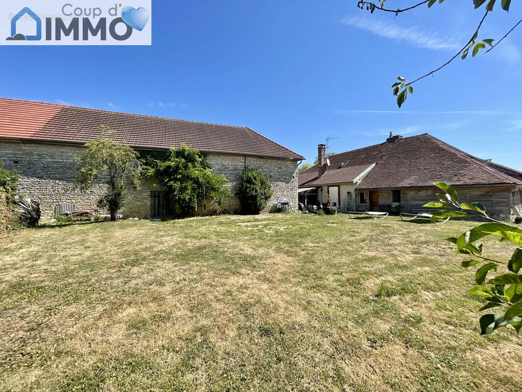 Maison à LA VILLENEUVE-AU-CHENE
