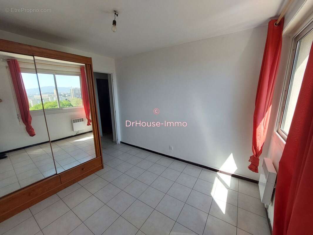Appartement à MARSEILLE-15E