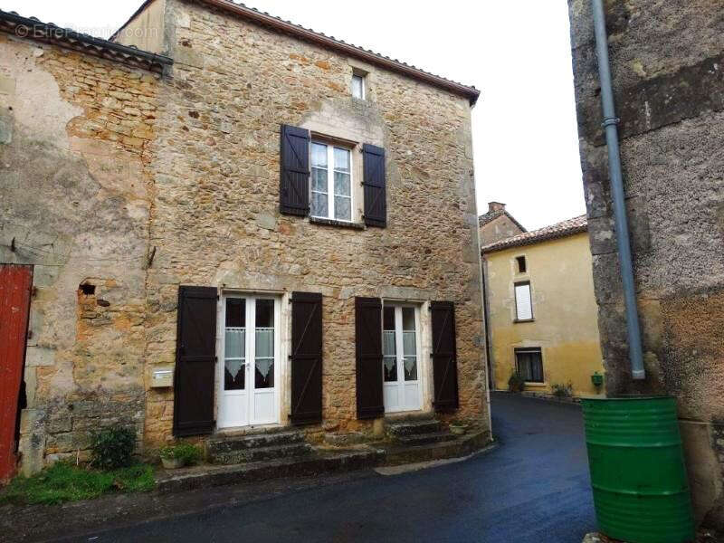 Maison à LACAPELLE-BIRON