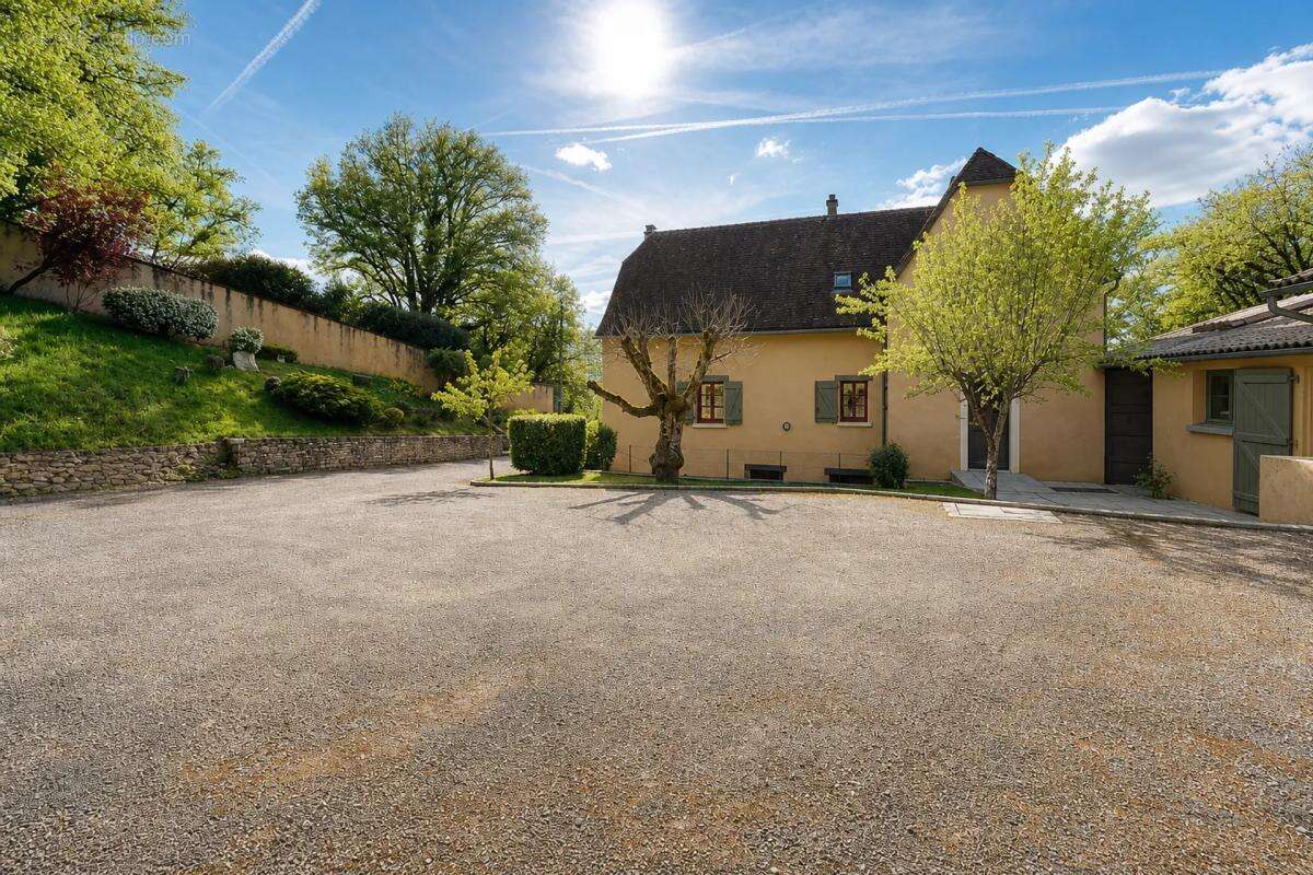 Maison spacieuse et rénovée de 291m² à Souillac - photo 22