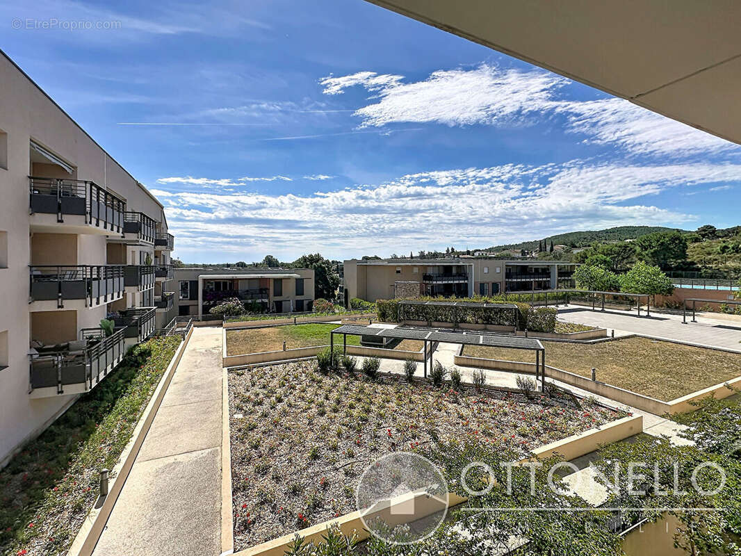 Appartement à ROQUEBRUNE-SUR-ARGENS